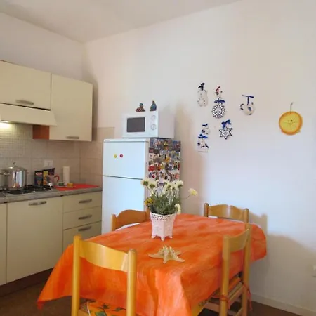 Flat In A With Sports Courts 아파트