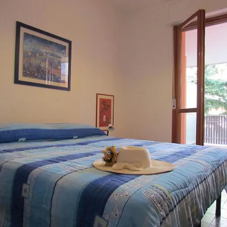 Flat In A With Sports Courts 아파트