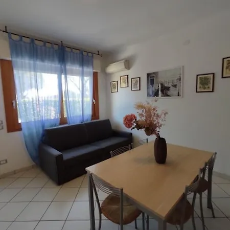 Flat In A With Sports Courts Bibione