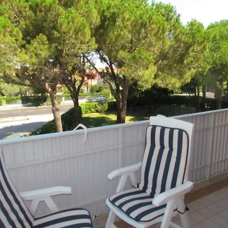 Flat In A With Sports Courts Апартаменты Бибионе