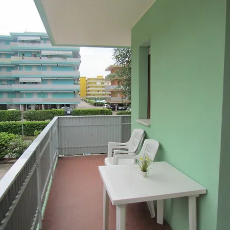 Flat In A With Sports Courts Бибионе