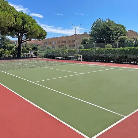 Flat In A With Sports Courts *